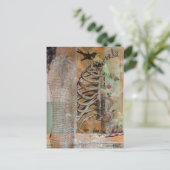 Hummingbird and ribcage mixed media collage postkarte (Stehend Vorderseite)