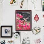 Hummingbird Aristoteles Philosophisches Zitat Plaq Awardplakette<br><div class="desc">Gerahmte Wandplakette zeigt das Foto eines kleinen Hummingvogels,  der über rosa Bee Balm-Blume fliegt,  zusammen mit einem philosophischen Zitat des Historikers Aristoteles,  das uns daran erinnert,  wie wunderbar die Natur ist. Wählen Sie Ihre Wandplakatgröße aus.</div>