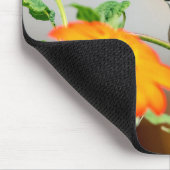 Hummingbird auf einer blühenden Pflanze Mousepad (Ecke)