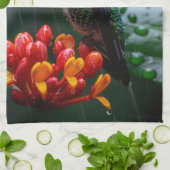 Hummingbird auf heller Blume Geschirrtuch (Gefaltet)