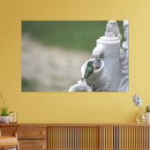 Hummingbird im Brunnen Leinwanddruck (Insitu (Wohnzimmer))