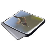 Hummingbird im Flugweißen Rand Laptopschutzhülle (Vorne Knopf)