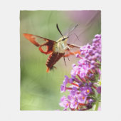 Hummingbird Moth on Butterfly Bush Fleecedecke (Vorderseite)