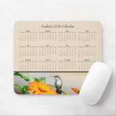 Hummingbird on an Orange Flower – 2026 Calendar Mousepad (Mit Mouse)
