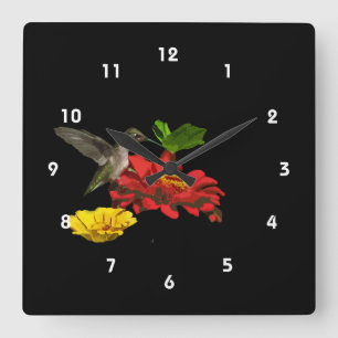 Hummingbird on Zinnias Quadratische Wanduhr