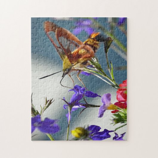 Hummingbird Sphinx Moth Butterfly. Puzzle (Vertikal)