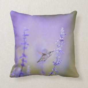 Hummingbird Under Lavender Throw Kissen