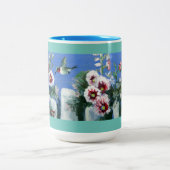 HUMMINGBIRDS FLOWERS FENCE Two-Tone COFFEE MUG Zweifarbige Tasse (Mittel)