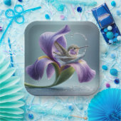 Hummingvogel baden in einem Iris-Blossom Pappteller (Party)