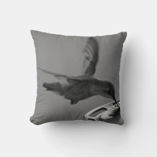 Hummingvogel bei Feeder Black und White 3 oder 3 Kissen