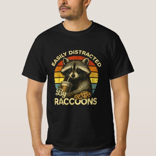 Humor Unhinged And Feral Raccoon Cowboy Trash T-Shirt (Vorderseite)
