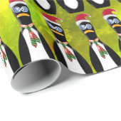 Humorer frazzled Santa Penguin auf Chartreuse v2 Geschenkpapier (Rolleneckpunkt)