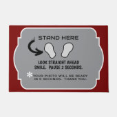 "HUMOROUS TÜR MAT/ STAND HIER, LÄCHELN FÜR KAMERA FUßMATTE (Vorderseite)