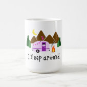 Humorvoll schlafe ich umher kaffeetasse (Mittel)