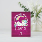 Humorvolle Einhorn-Zauber-AF auf dunkelrotem Muste Postkarte (Stehend Vorderseite)