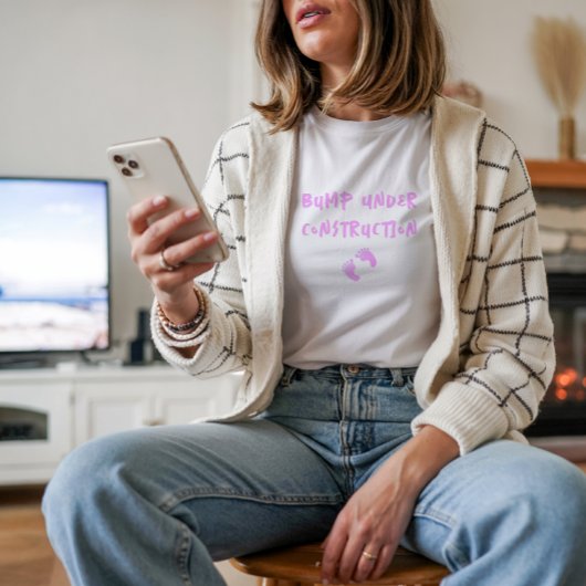 Humorvoller Schwangerschaftsfingerabdruck rosa T-Shirt