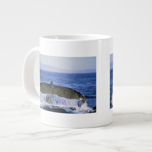 Humpback Schwanz. Jumbo-Tasse (Vorderseite Links)