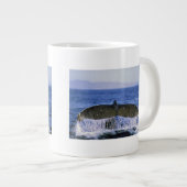Humpback Schwanz. Jumbo-Tasse (Vorderseite Rechts)