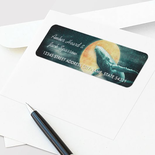 Humpback Whale fliegt auf die Moon-Adressenmarken