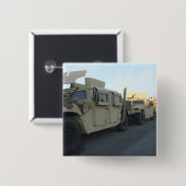 Humvees sitzen am Pier in Morehead City Button (Vorne & Hinten)