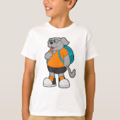 Hund als Hiker mit Rucksack T-Shirt (Vorderseite)