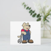 Hund als Mechaniker mit Schlüssel Postkarte (Stehend Vorderseite)