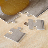 Hund auf Matte mit Kunststoffente Puzzle (Seite)