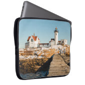 Hund Bar Lighthouse entlang der Küste des Ozeans Laptopschutzhülle (Vorne Rechts)