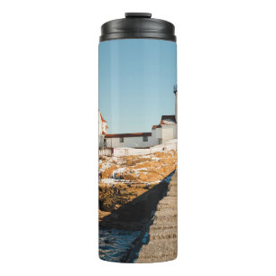 Hund Bar Lighthouse entlang der Küste des Ozeans Thermosbecher