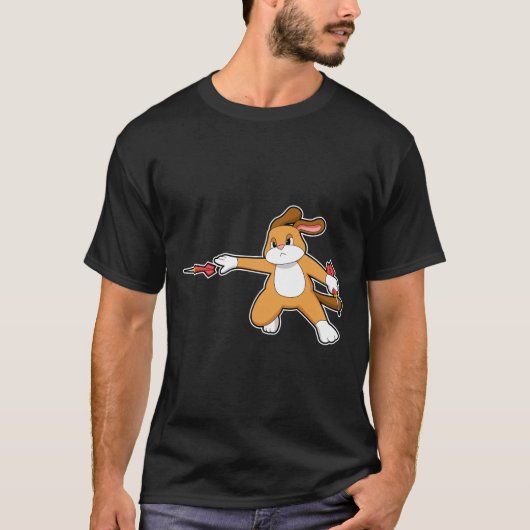 Hund bei Darts mit Dart.PNG T-Shirt (Vorderseite)