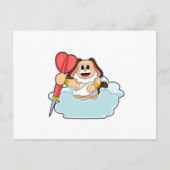 Hund bei Darts mit Dart Postkarte (Vorderseite)