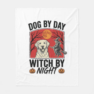 Hund bei Tag, Hexe bei Nacht Vintage-Halloween-Hun Fleecedecke