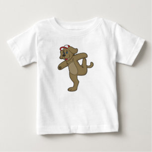 Hund beim Yoga-Fitness Baby T-shirt