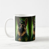 Hund der Deutschen Schäferhunde in St. Patrick's D Kaffeetasse (Links)