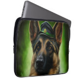 Hund der Deutschen Schäferhunde in St. Patrick's D Laptopschutzhülle (Vorne Rechts)