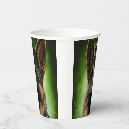 Hund der Deutschen Schäferhunde in St. Patrick's D Pappbecher (Rechts)