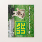 Hund, der in Hof läuft Puzzle (Vertikal)