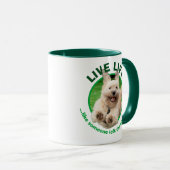 Hund, der in Hof läuft Tasse (VorderseiteRechts)