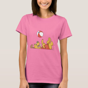 Hund, der mit Ball-T-Shirts und Geschenken spielt T-Shirt