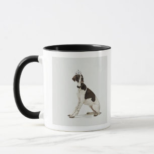 Hund, der mit einer Tiara auf Kopf sitzt Tasse