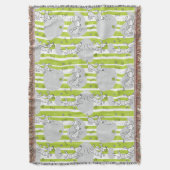 Hund, der Musterhintergrund spielt Decke (Vorderseite Vertikal)