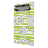 Hund, der Musterhintergrund spielt Mini Klemmbrett (Gewinkelt2)