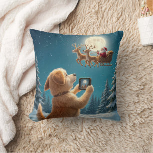 Hund fotografiert den Weihnachtsmann im Schlitten Kissen