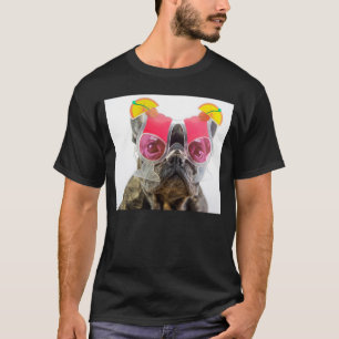 Hund Getty Bild- mit Cocktail-Gläsern T-Shirt