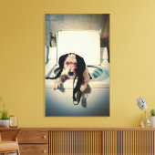Hund hilft beim Waschen Leinwanddruck (Insitu (Wohnzimmer))