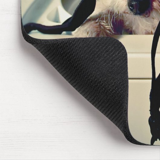 Hund hilft beim Waschen Mousepad (Ecke)