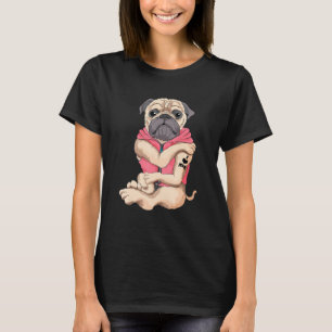 Hund Hund Mops Ich liebe Mama Mutti Tattoo auf dem T-Shirt