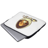 Hund im Ei. Laptopschutzhülle (Vorne Knopf)