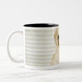 Hund im Morgenprogramm Zweifarbige Tasse (Links)
