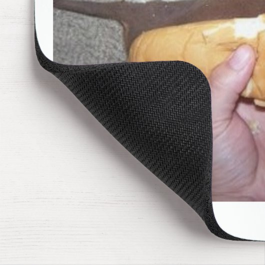 Hund in einem Brötchen Mousepad (Ecke)